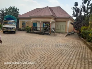 4bdrm House in Namusera Wakiso for sale