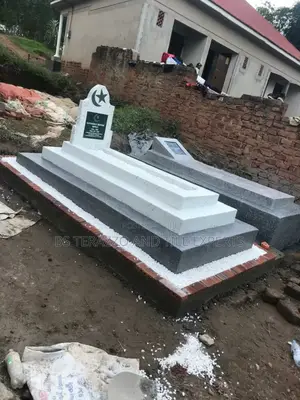 Photo - Islamic Grave Construction