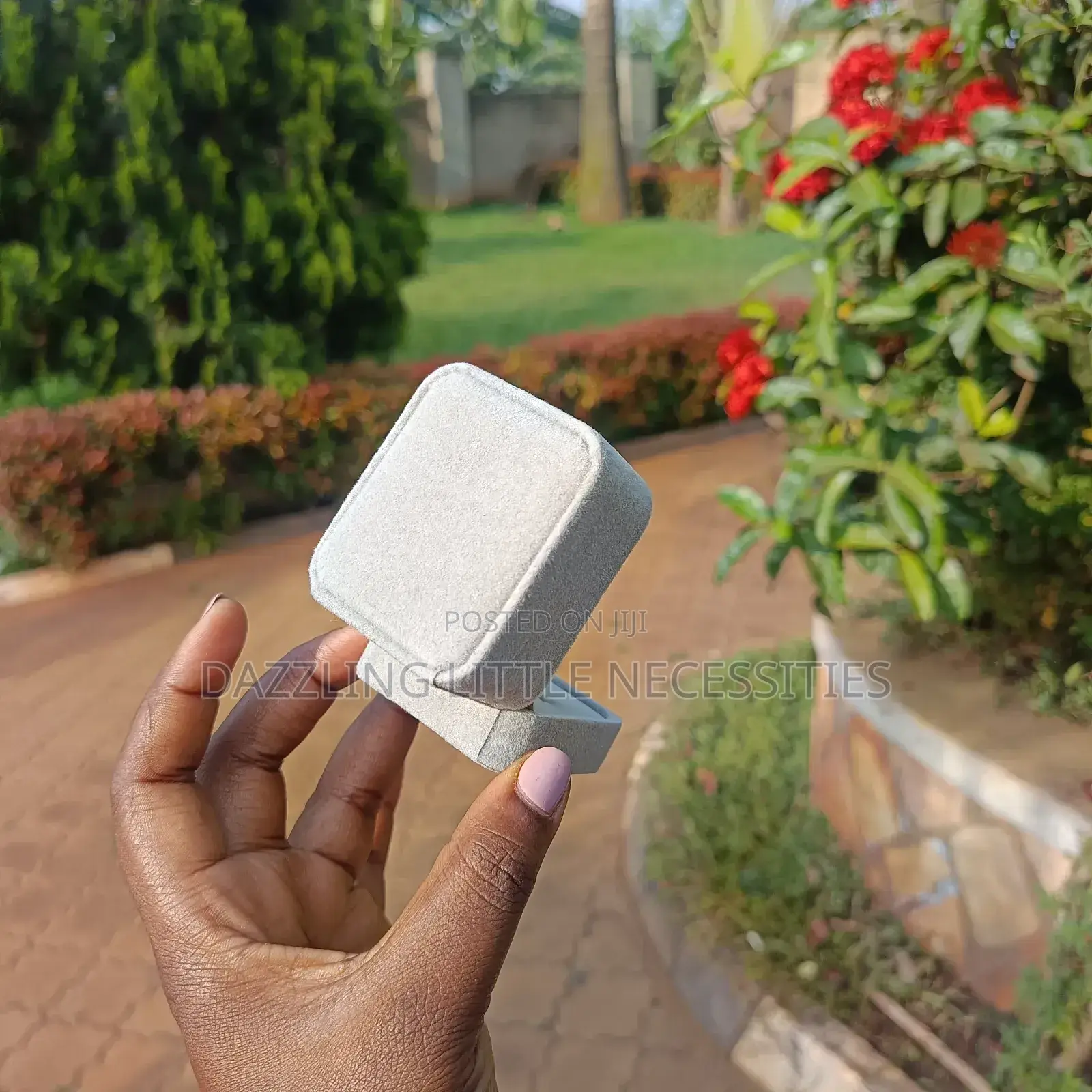 Velvet Engagement/Promise Ring Box - Cream