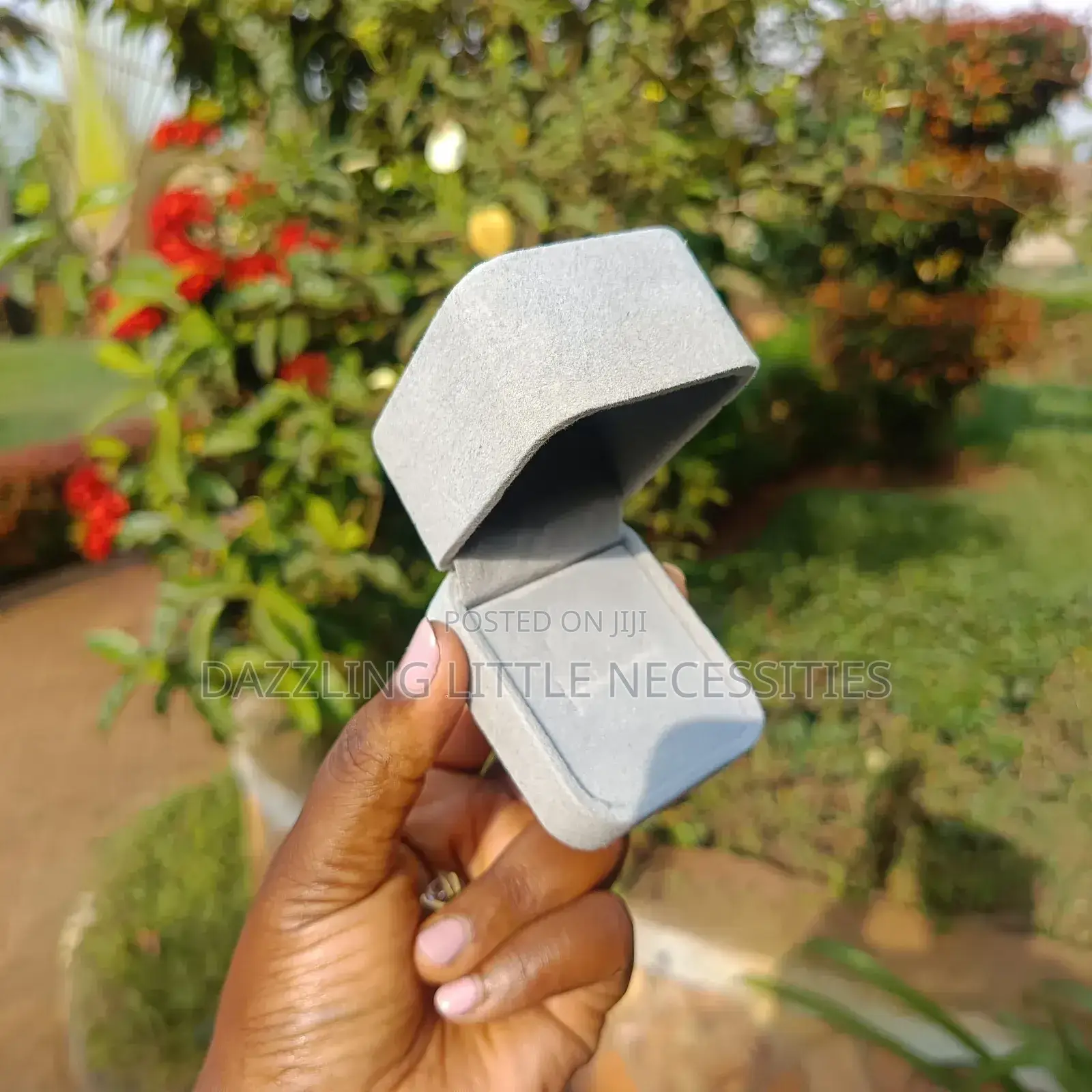 Velvet Engagement/Promise Ring Box - Cream