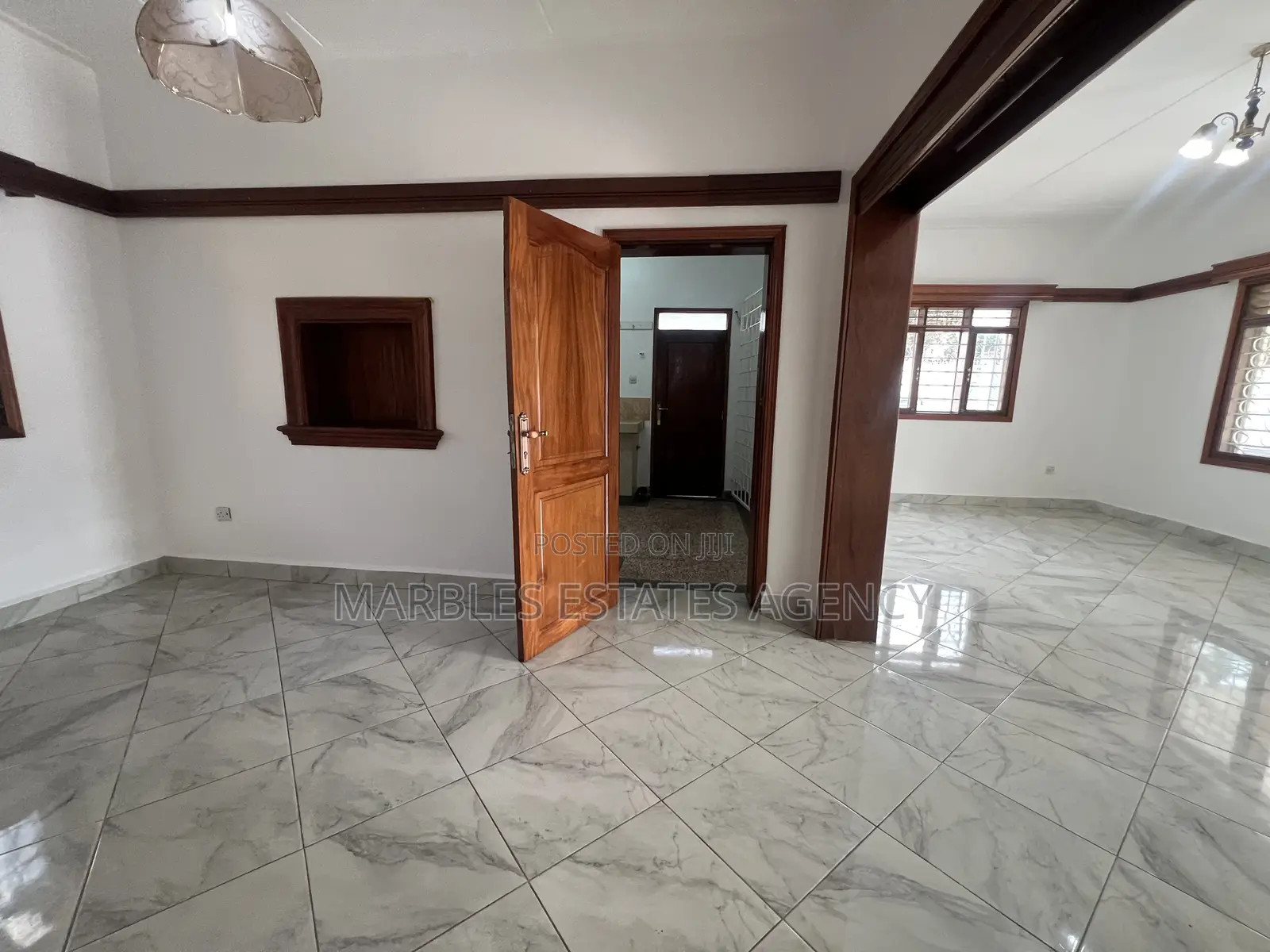 3bdrm Bungalow in Muyenga, Central Division for rent