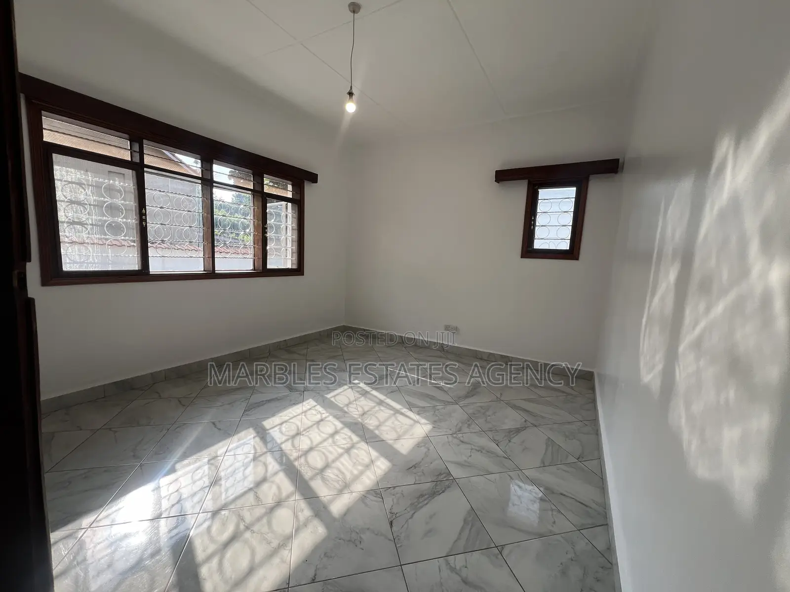 3bdrm Bungalow in Muyenga, Central Division for rent