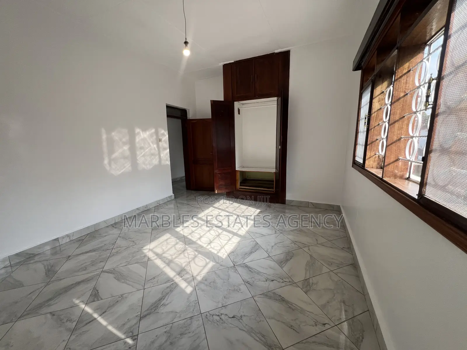 3bdrm Bungalow in Muyenga, Central Division for rent