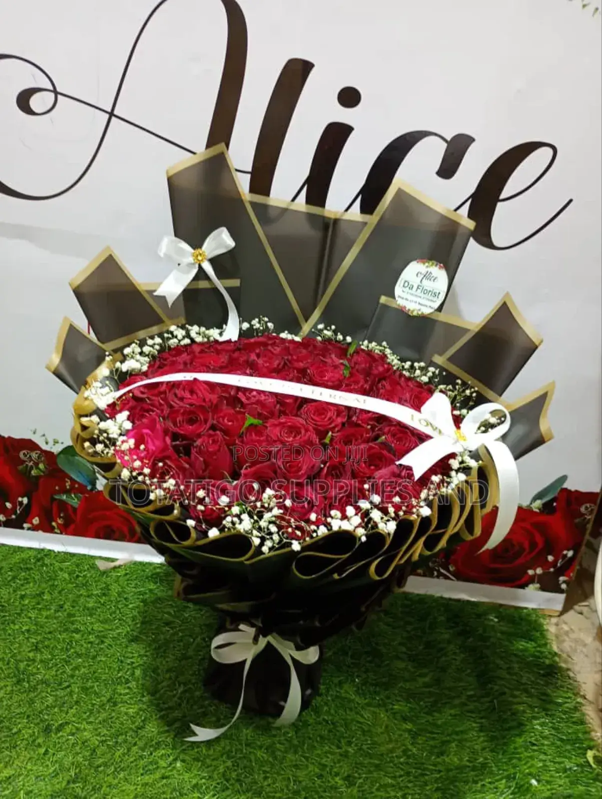 Lovely Flower Bouquets With Roses