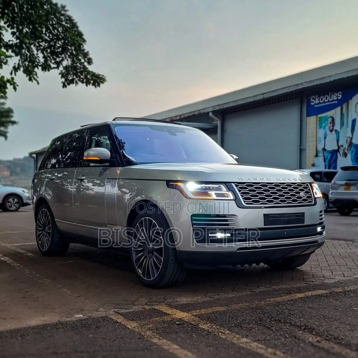 Land Rover Range Rover 2019 Gold