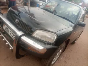 Toyota RAV4 Base 4x4 1999 Black
