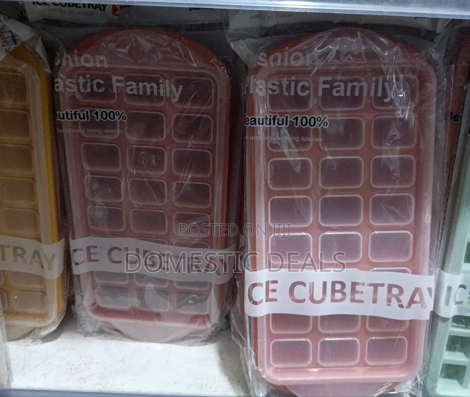 Ice Cube Tray With Cover