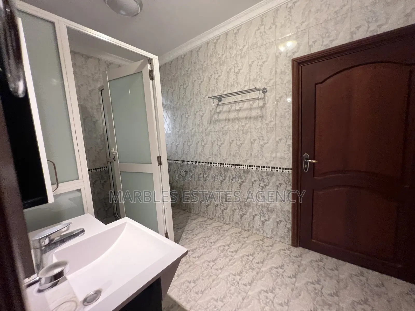 10bdrm House in Naguru Estate, Central Division for sale