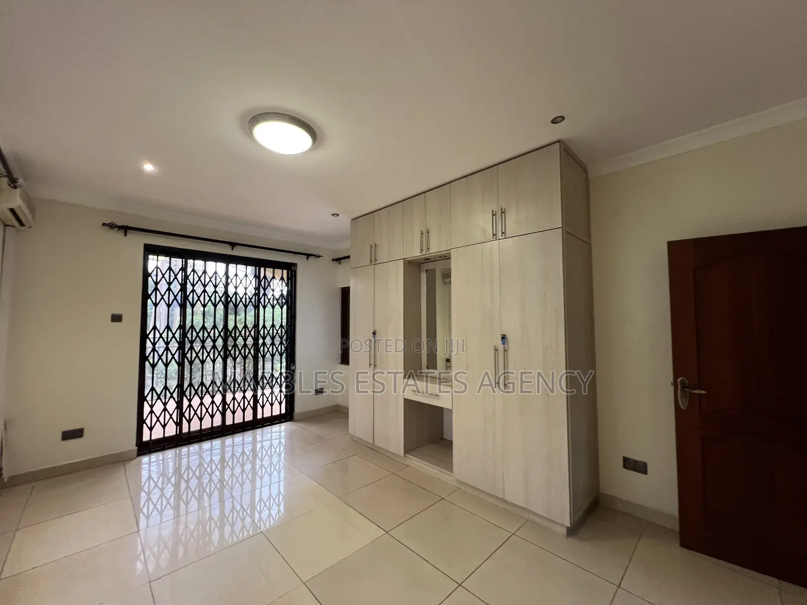 10bdrm House in Naguru Estate, Central Division for sale