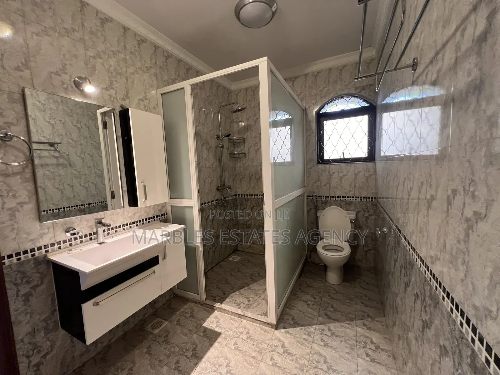 10bdrm House in Naguru Estate, Central Division for sale