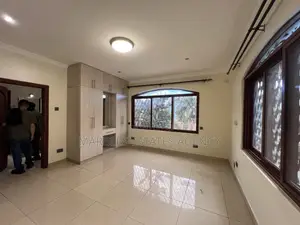 10bdrm House in Naguru Estate, Central Division for sale
