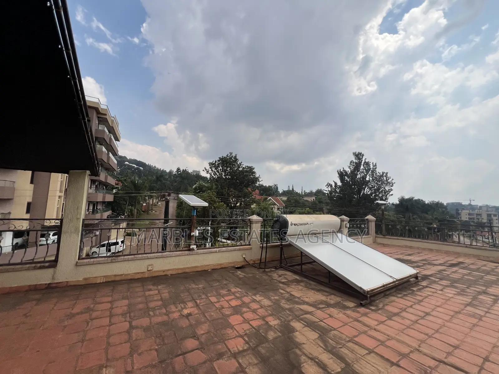 10bdrm House in Naguru Estate, Central Division for sale