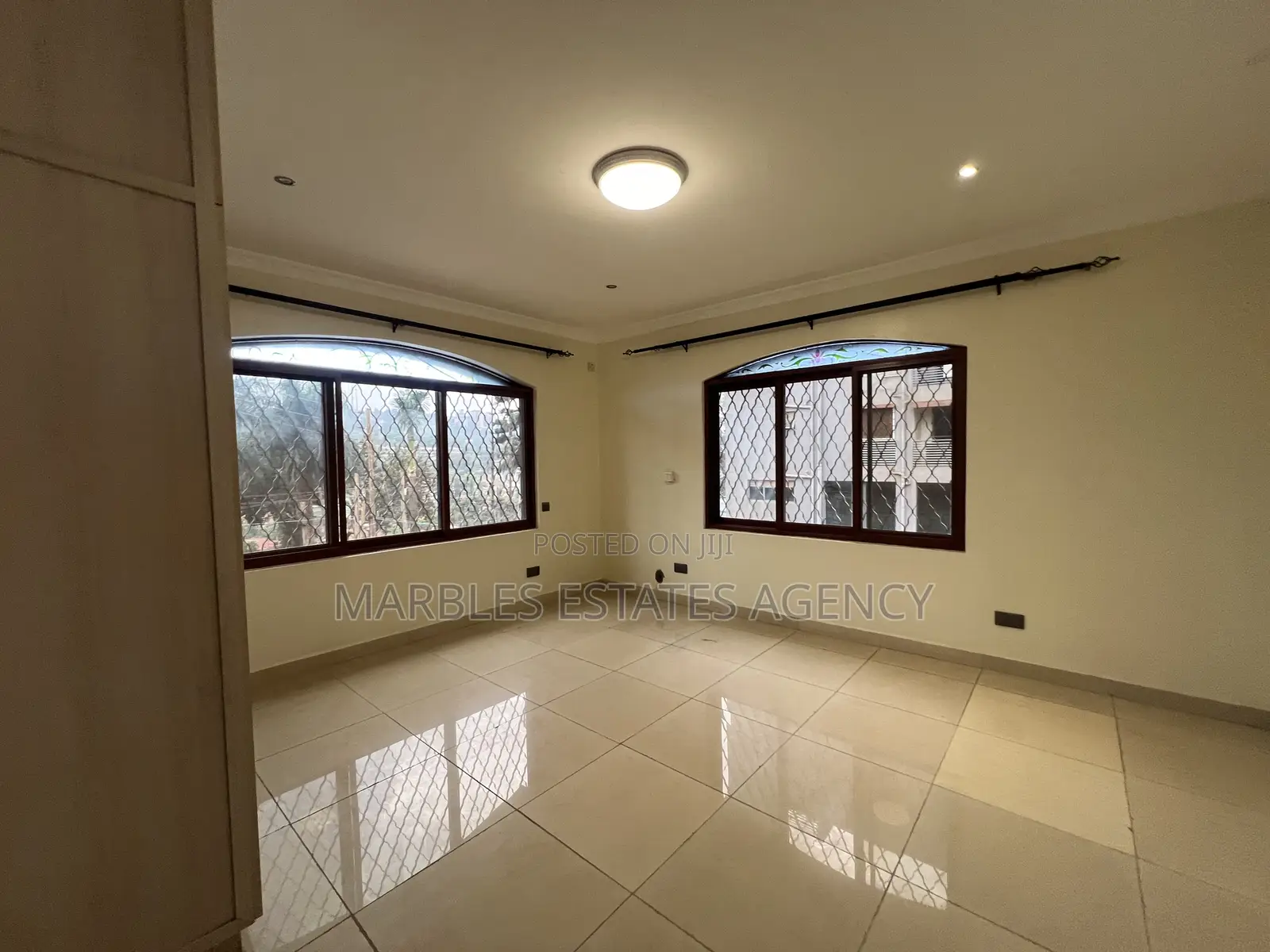 10bdrm House in Naguru Estate, Central Division for sale