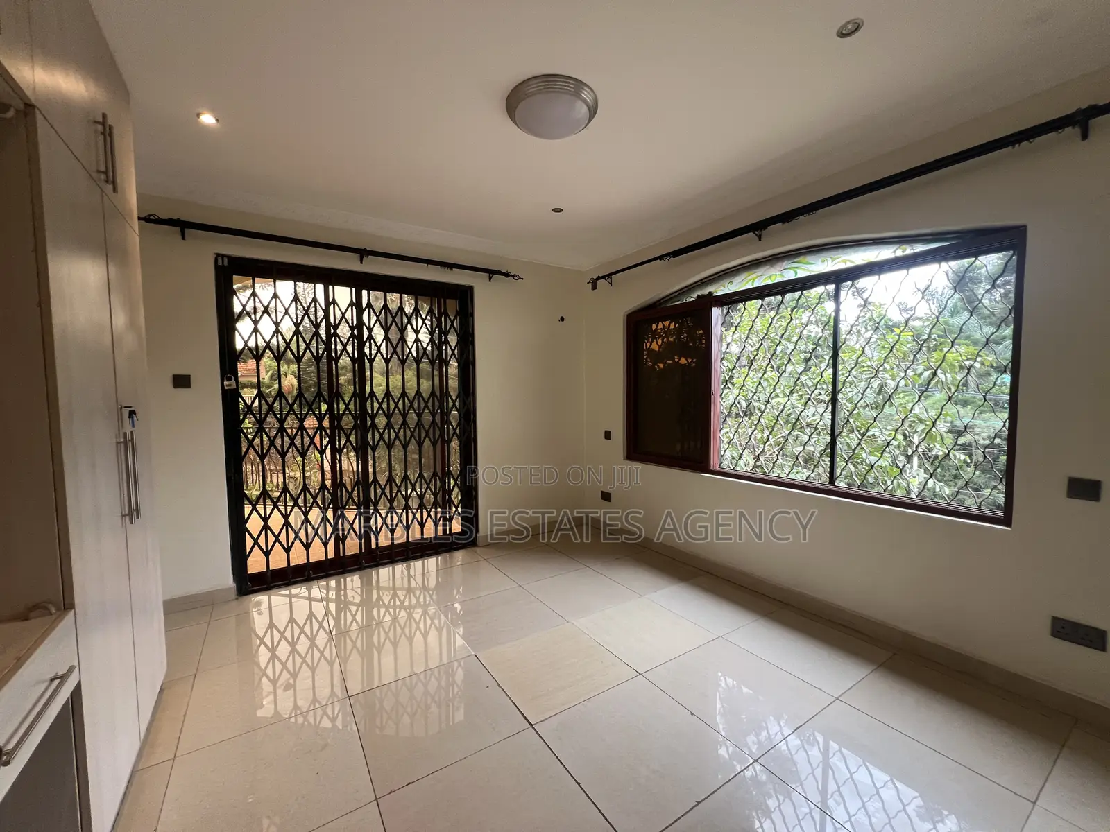 10bdrm House in Naguru Estate, Central Division for sale