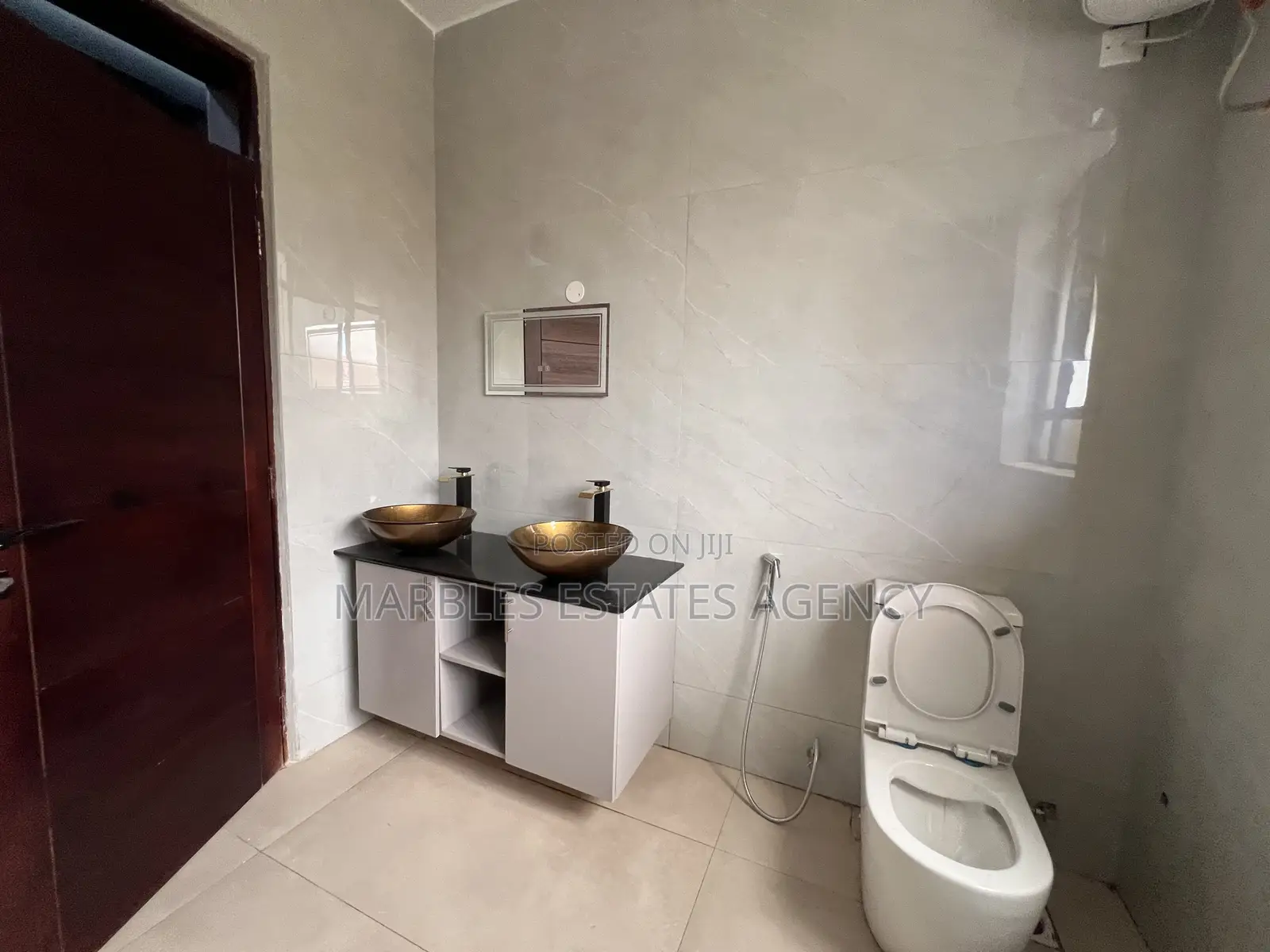 4bdrm Townhouse / Terrace in Kololo, Central Division for rent
