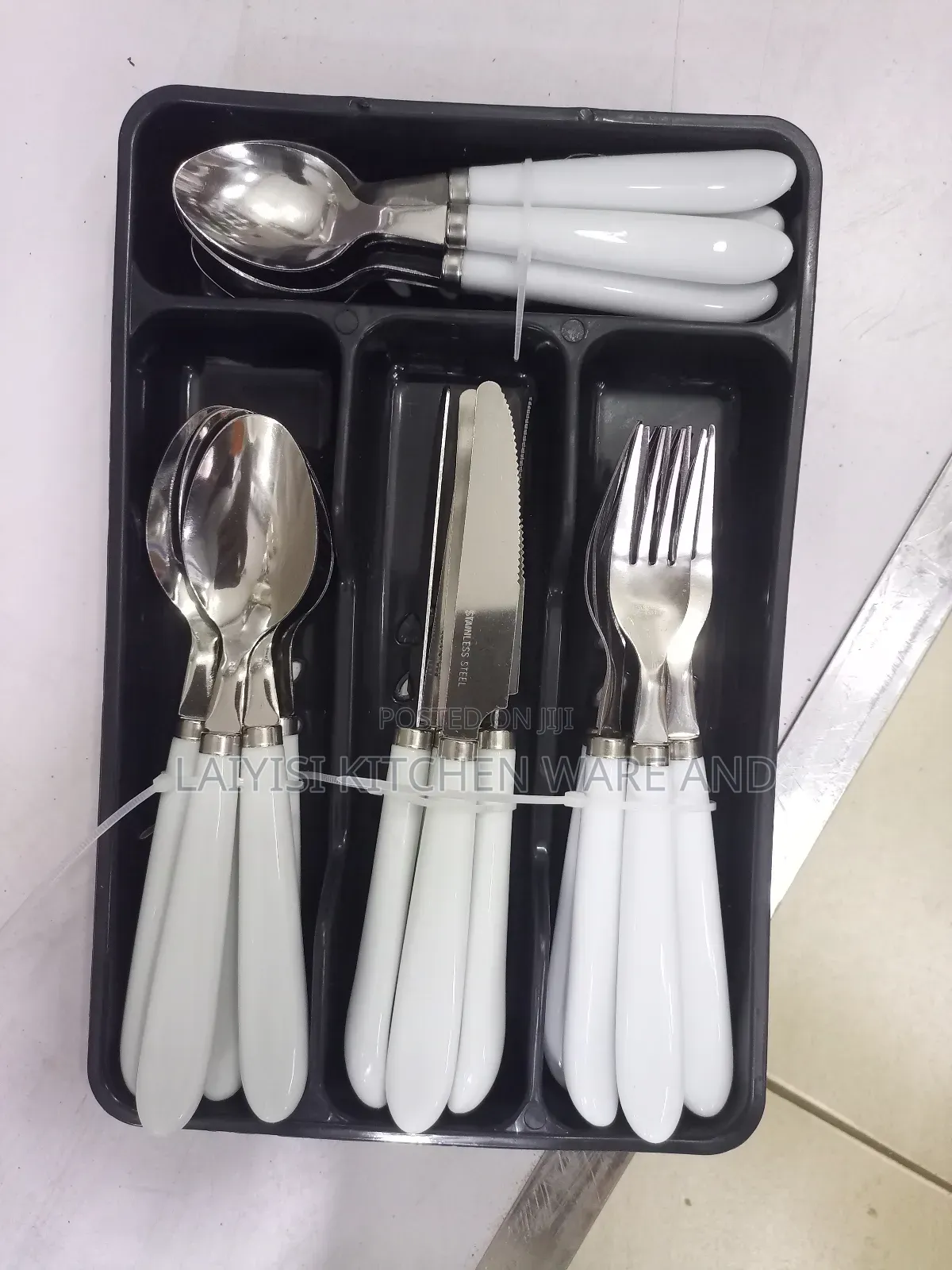 24pieces Curtely Set With Its Storage or Holder