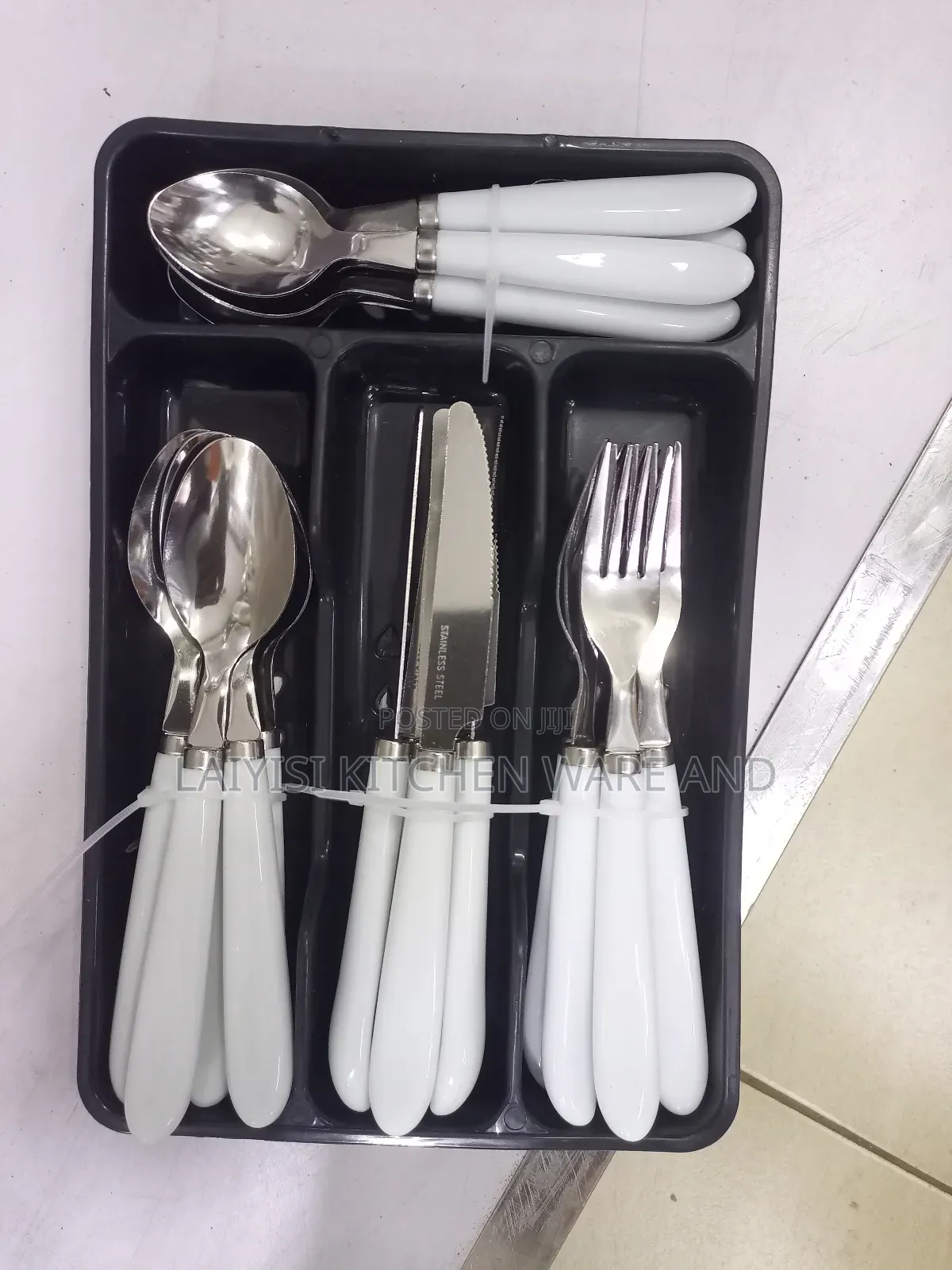 24pieces Curtely Set With Its Storage or Holder