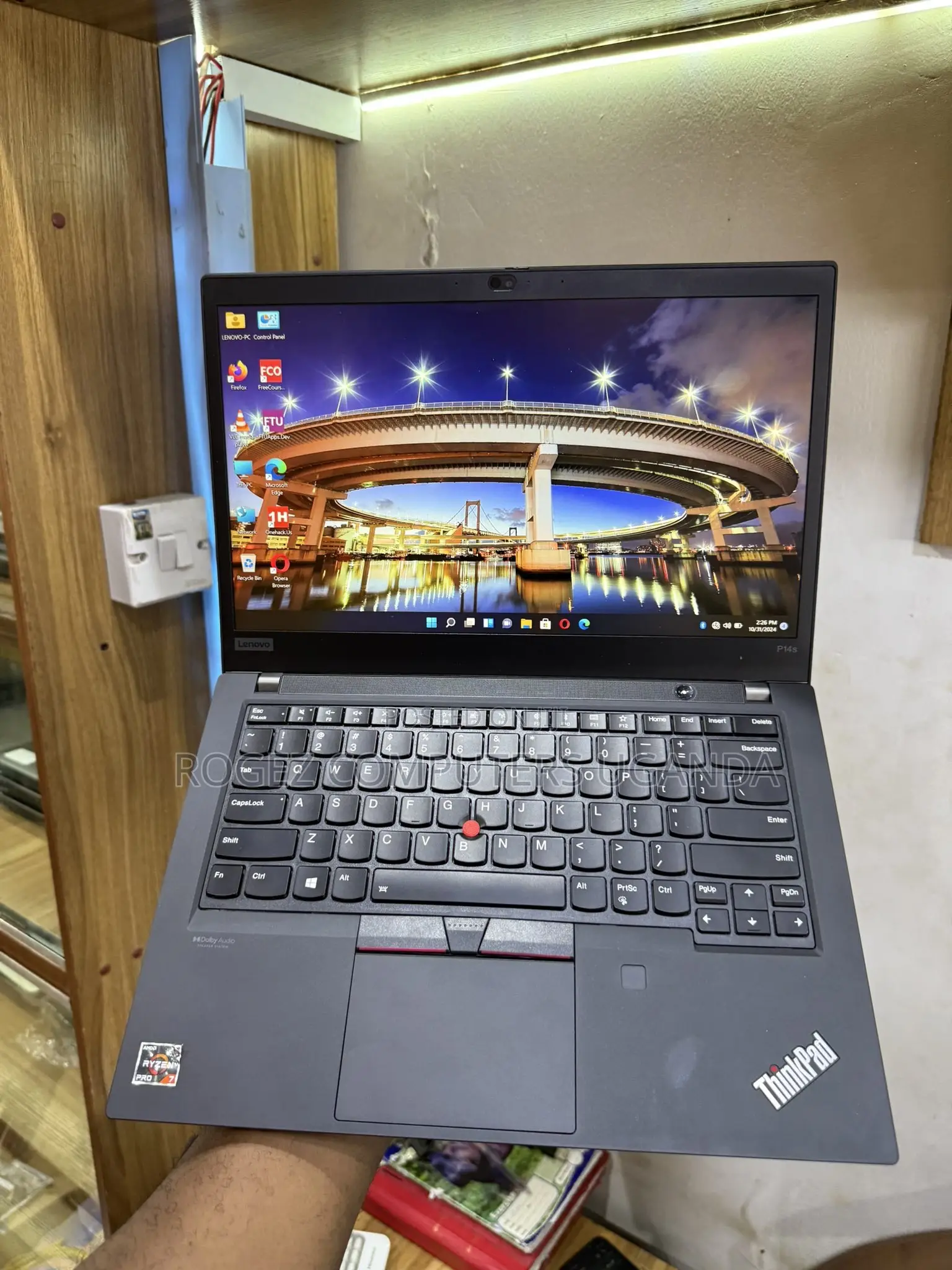 New Laptop Lenovo ThinkPad T14s G4 16GB AMD Ryzen 7 SSD 256GB