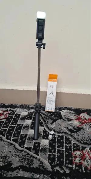 Portable Extendable Selfie Stick/ Tripod With Light
