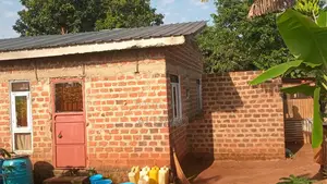 2bdrm House in Near Jumayi Estate, Nakisunga for sale