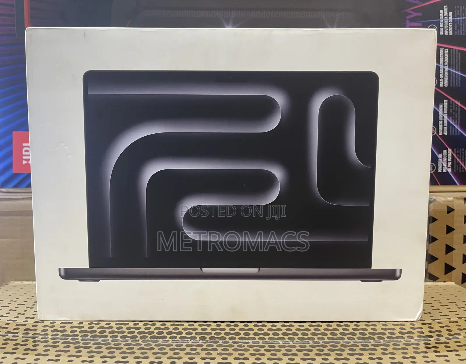 New Laptop Apple MacBook Pro 2024 M4 14-Inch 16GB Apple M4 SSD 512GB