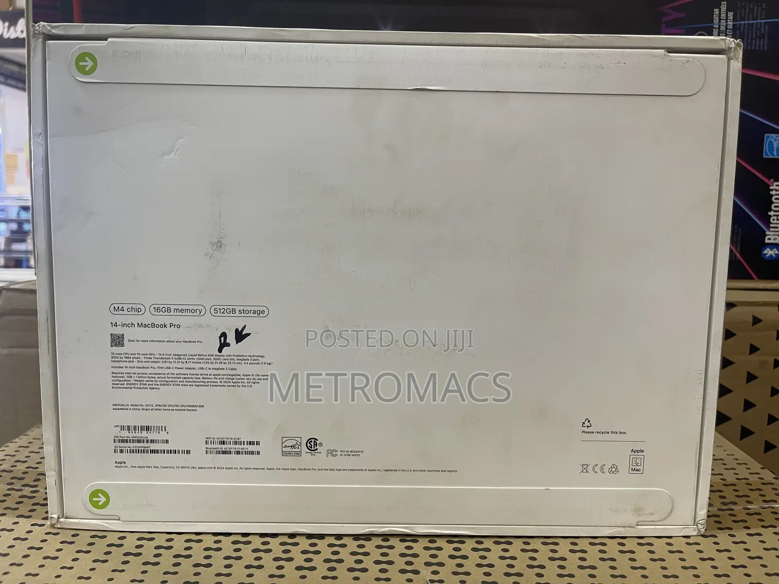 New Laptop Apple MacBook Pro 2024 M4 14-Inch 16GB Apple M4 SSD 512GB