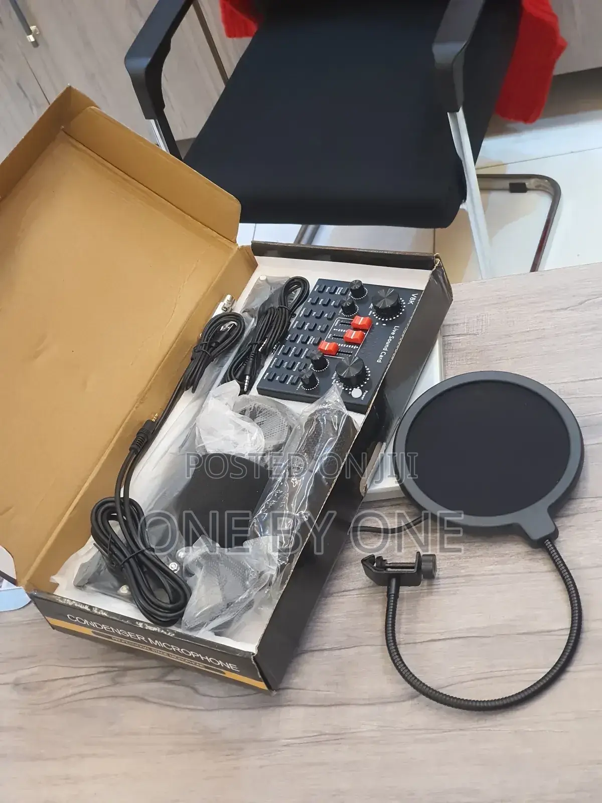 Professional Condenser Microphone Crystal-Clear Sound
