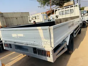 Canter Long Chassis Truck