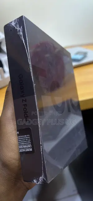 New Samsung Galaxy Z Fold4 256 GB Gold
