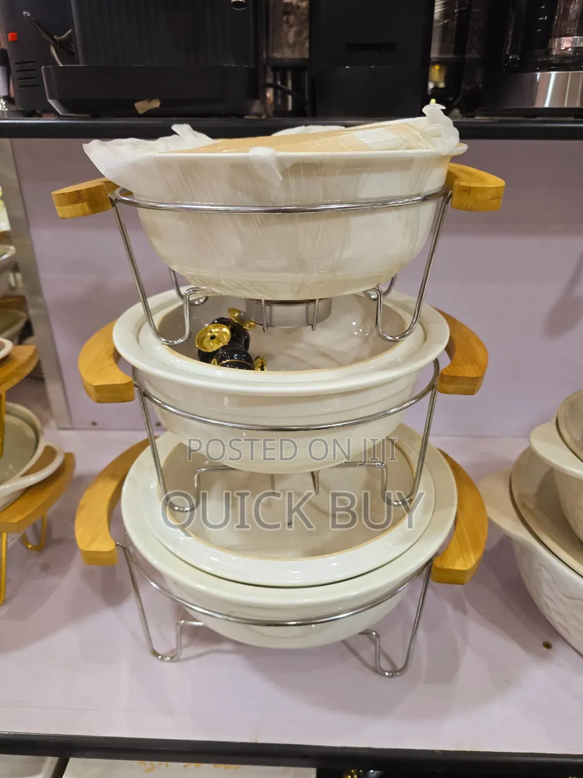 New Dish Set With a Rack