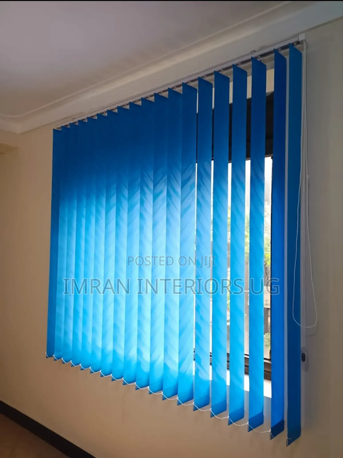 Office Window Blinds Available in Sky Blue at Favorable Pric