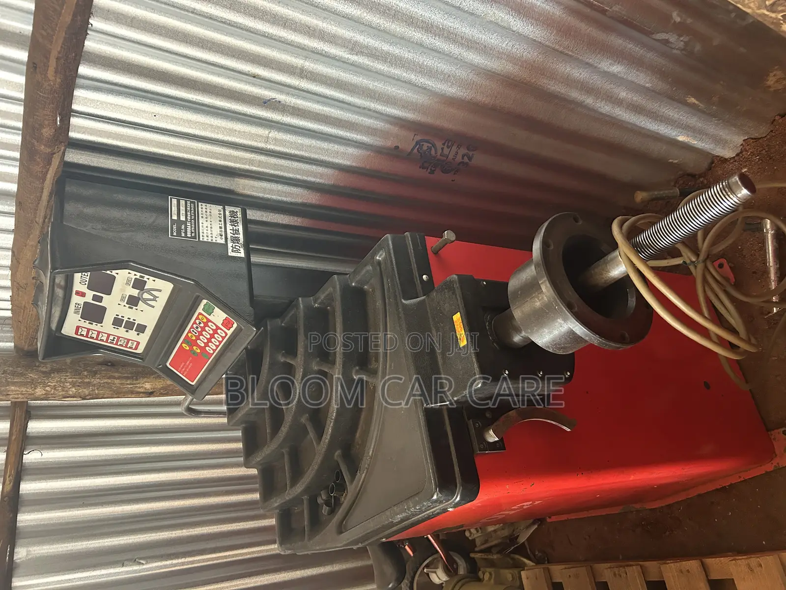 Wheel Balancing Machine