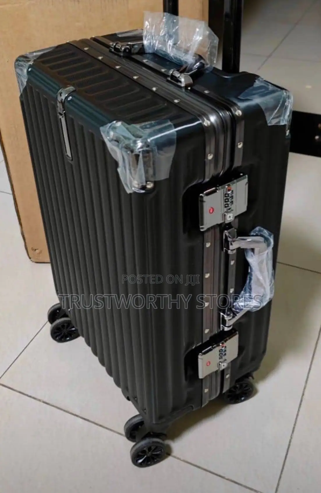 Unbreakable Aluminum Vip Travel Suitcase - Small Size