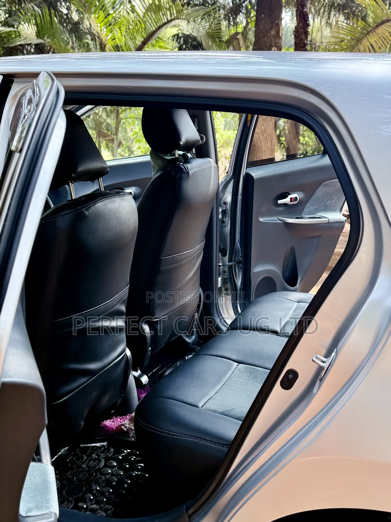 Toyota IST 2011 Silver