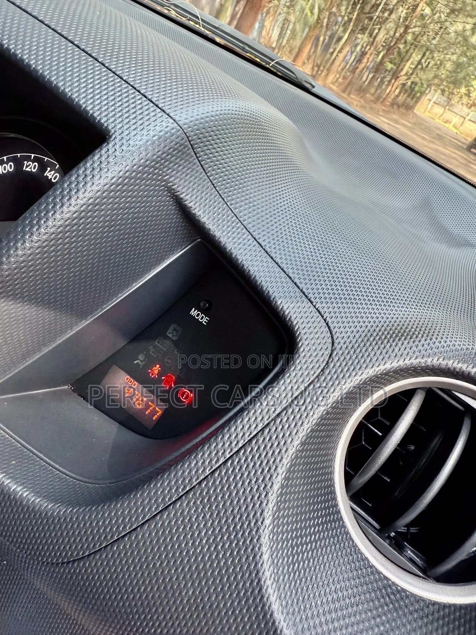 Toyota IST 2011 Silver