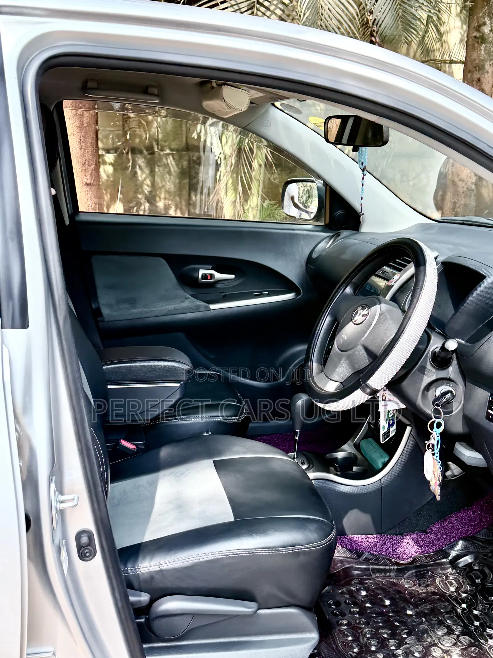Toyota IST 2011 Silver