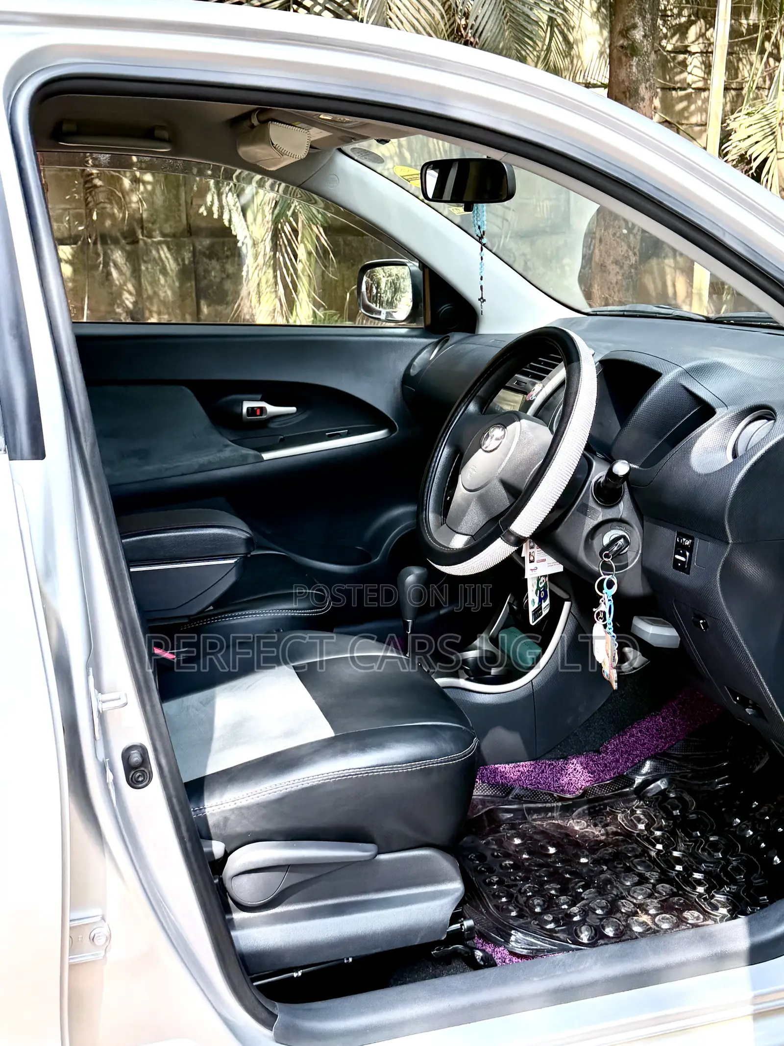 Toyota IST 2011 Silver