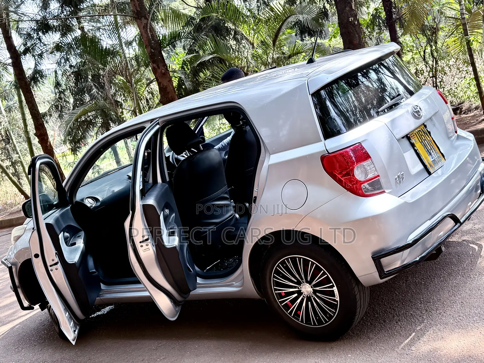 Toyota IST 2011 Silver
