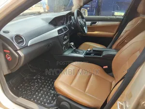 Mercedes-Benz C200 2004 Gold