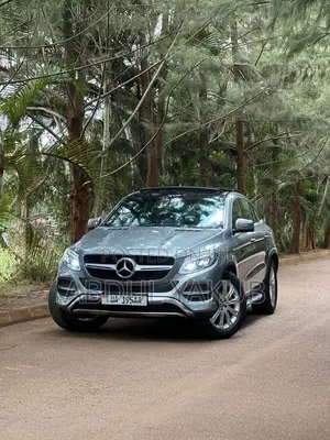 Photo - Mercedes-Benz GLE-Class 2016 Silver
