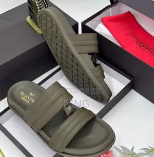 Factual Sandals Core