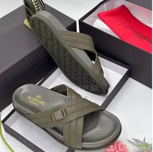 Vouched Sandals Core