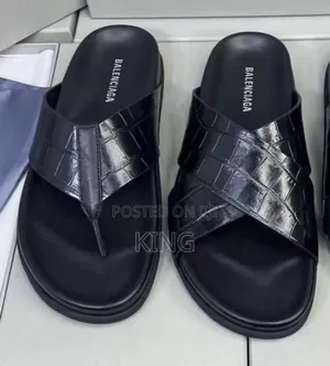 Attested Sandals Core