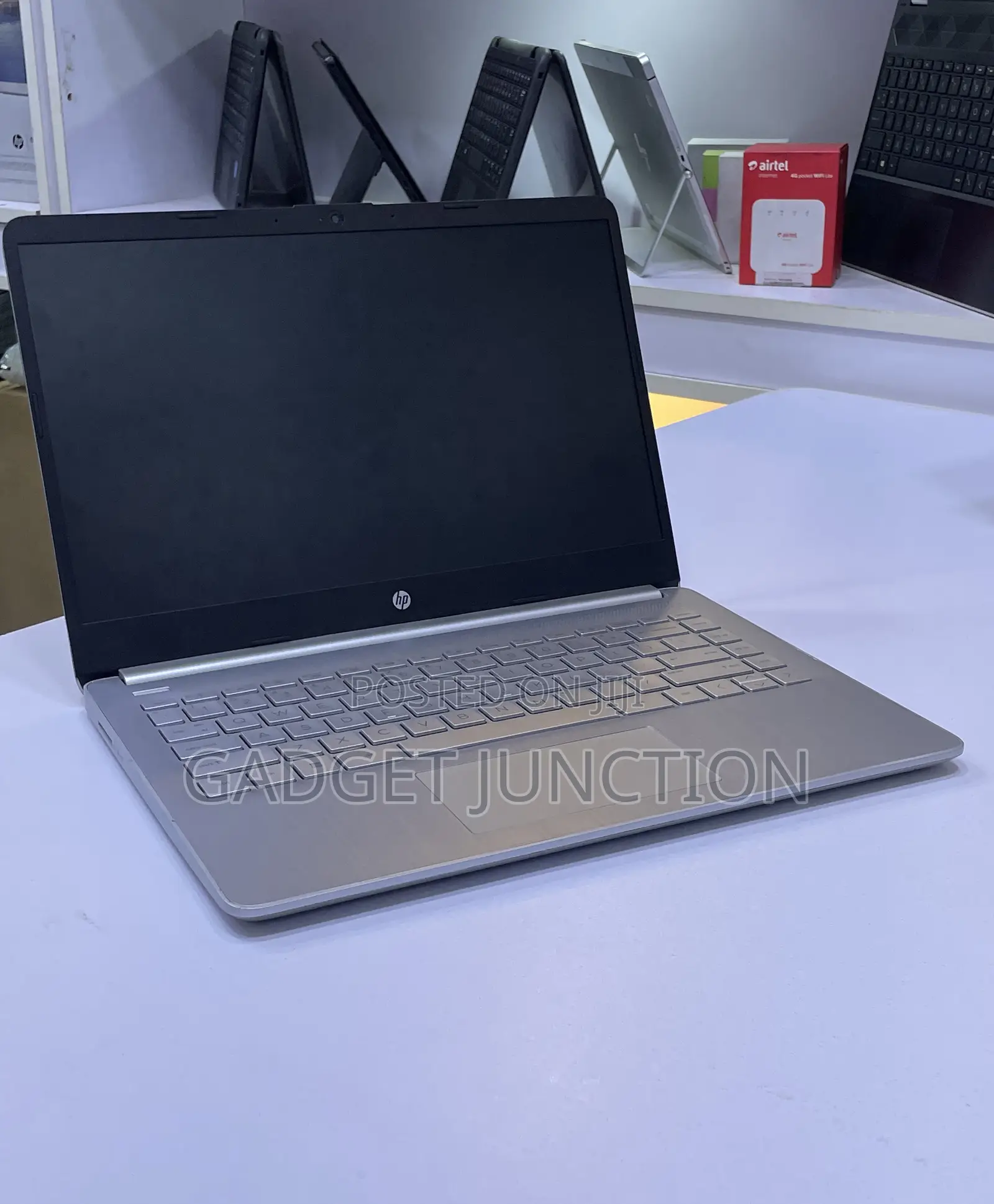New Laptop HP 14S 8GB Intel Celeron SSD 256GB