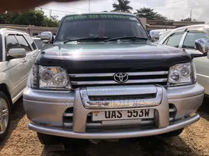 Photo - Toyota Land Cruiser Prado 2006 Green