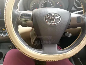 Toyota Vanguard 2010 White
