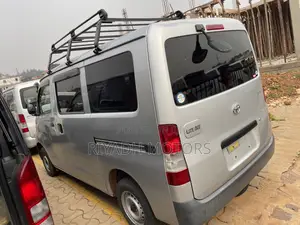 Toyota Noah 2014 Silver
