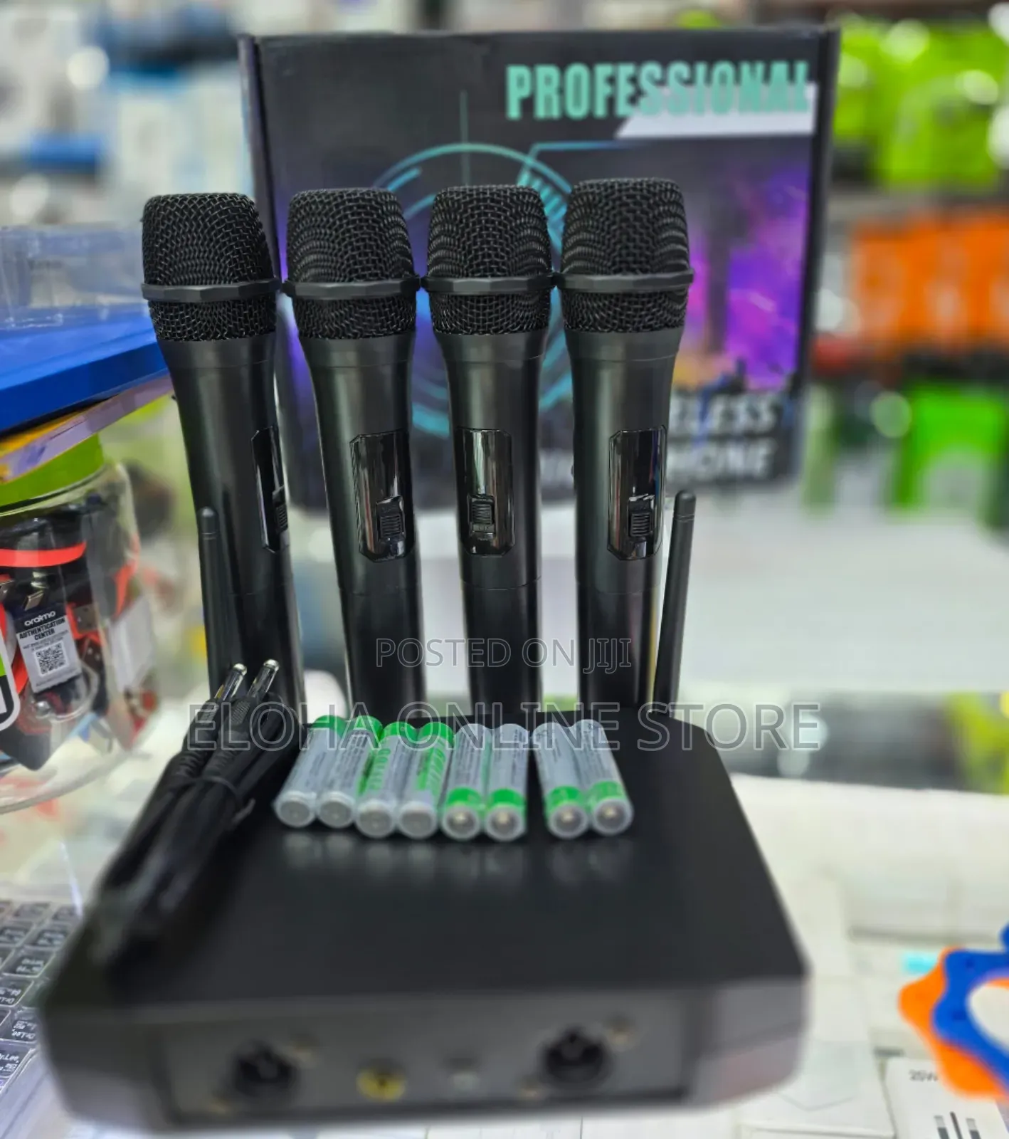 4 Channel Handheld Dynamic Wireless Microphone