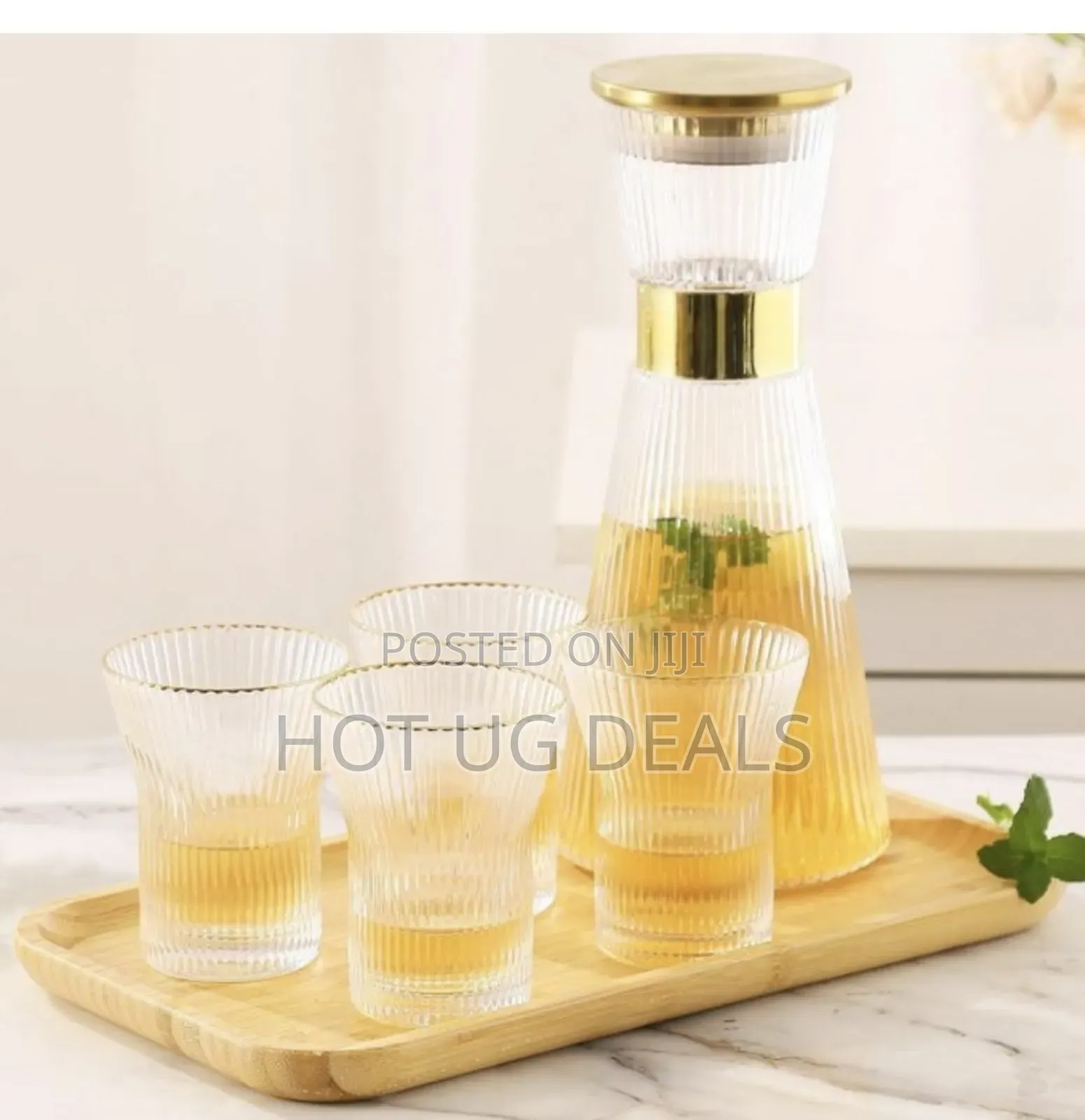 Ribbed Crystal Glass Carafe With Lid, 4 Cups Without Tray