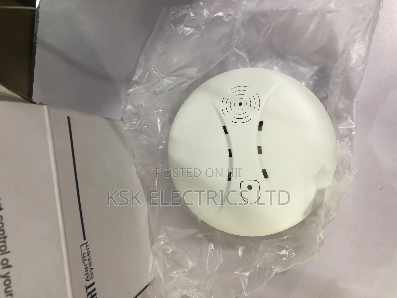 Smoke Detector With Built-in Wireless Transmitter (Optional)